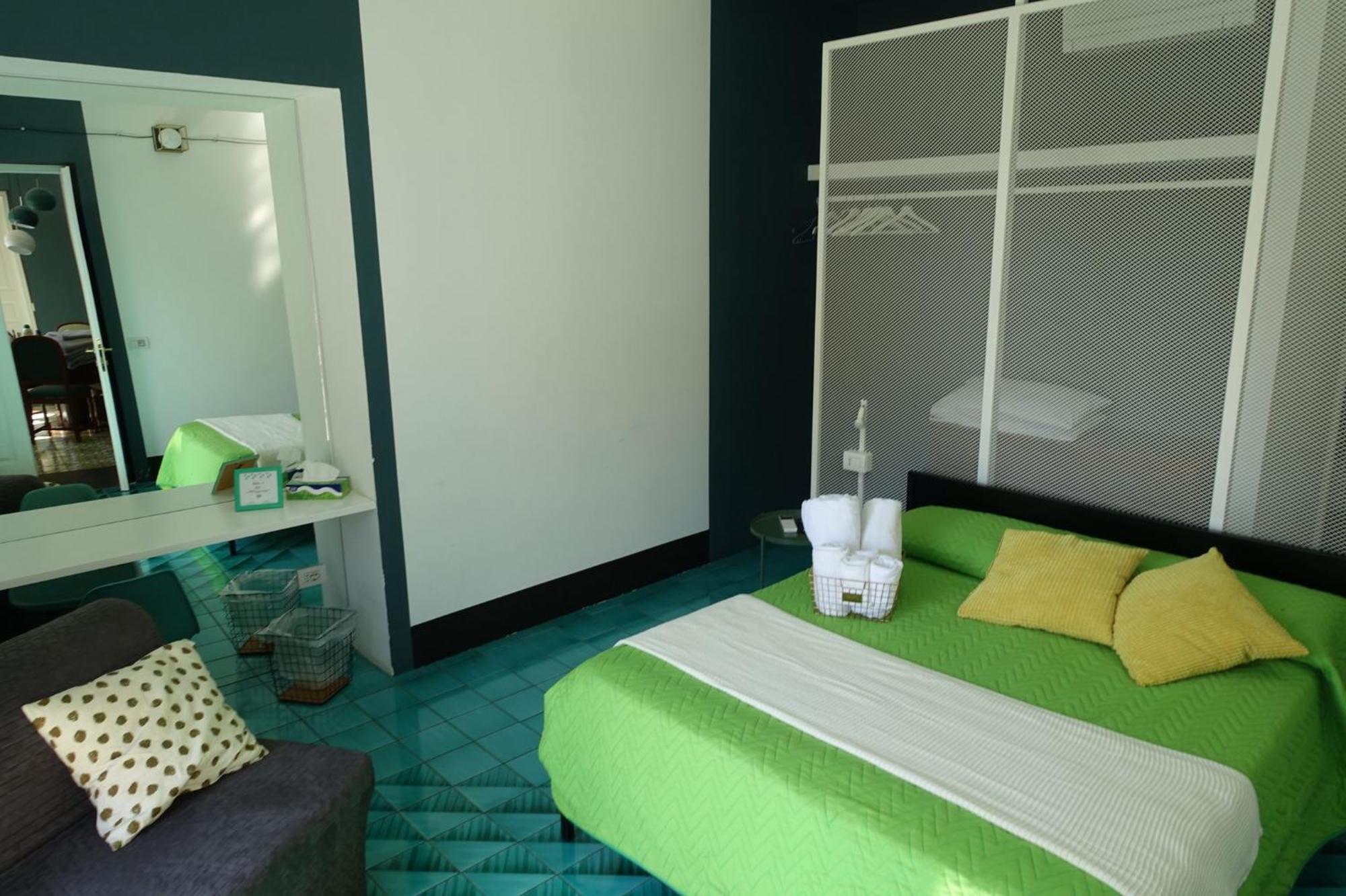 Ninina Boutique Suites Salerno Kültér fotó