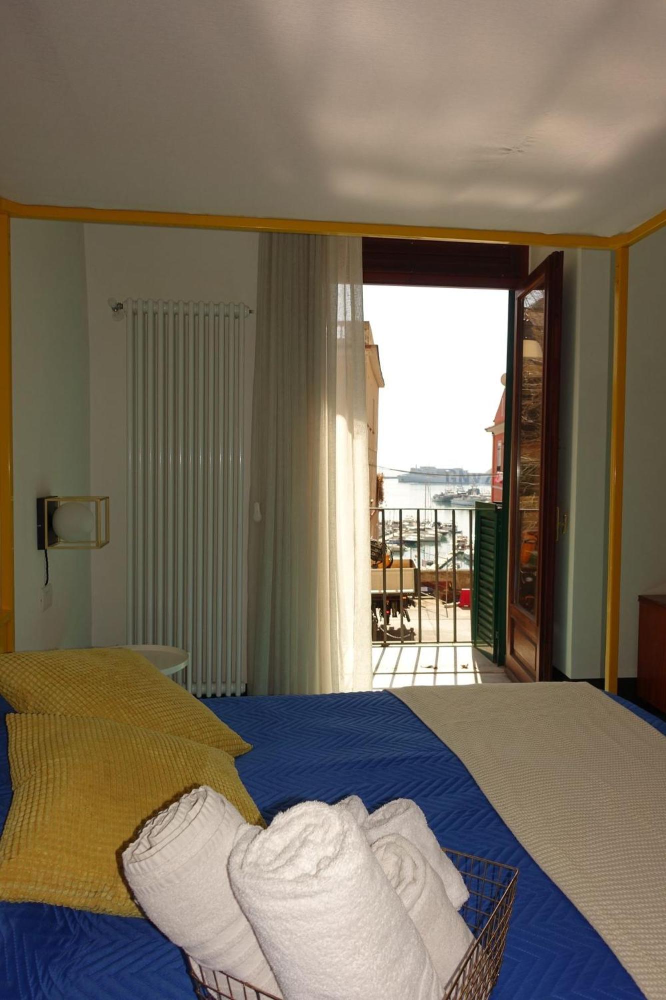 Ninina Boutique Suites Salerno Kültér fotó