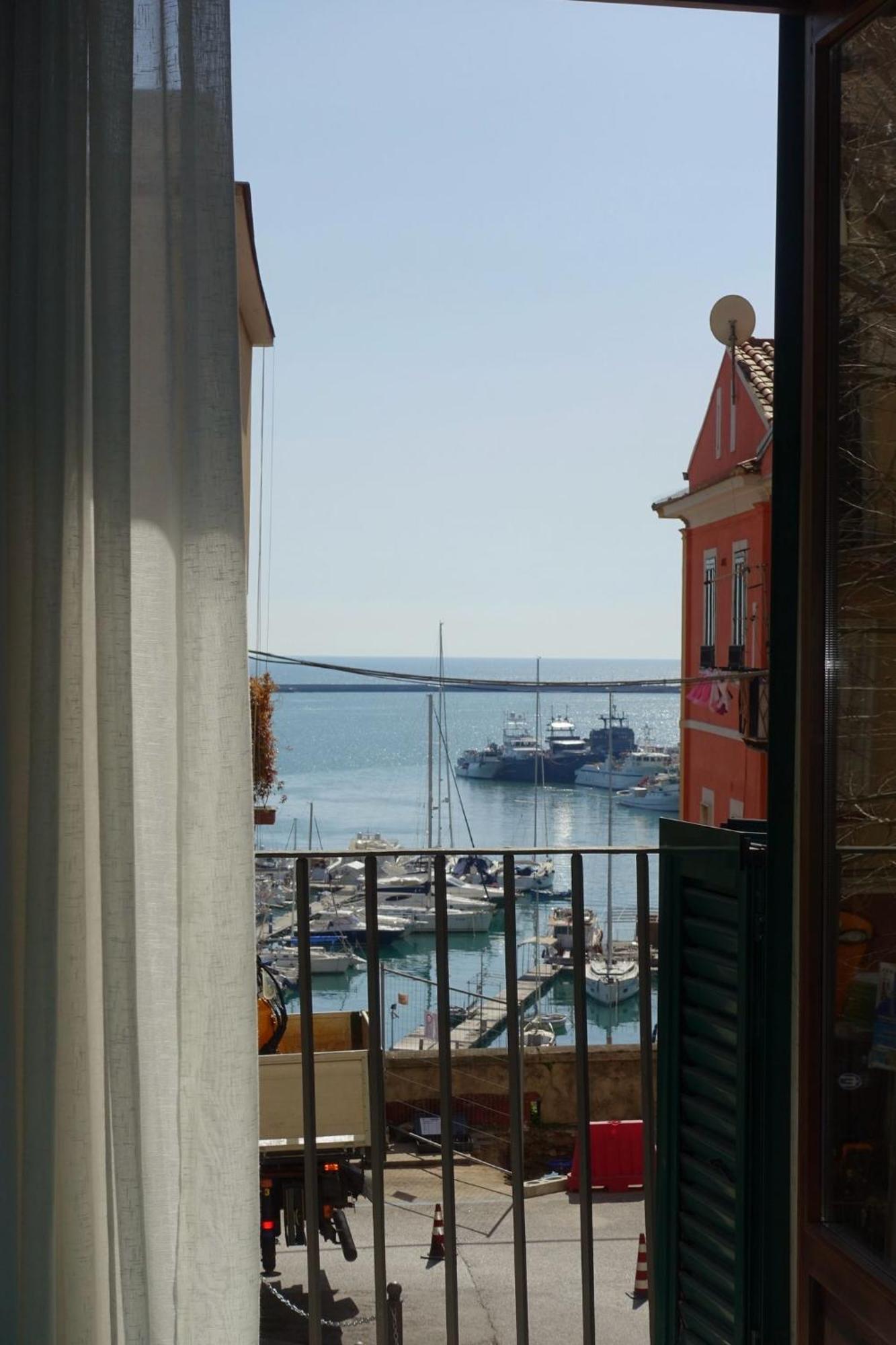 Ninina Boutique Suites Salerno Kültér fotó