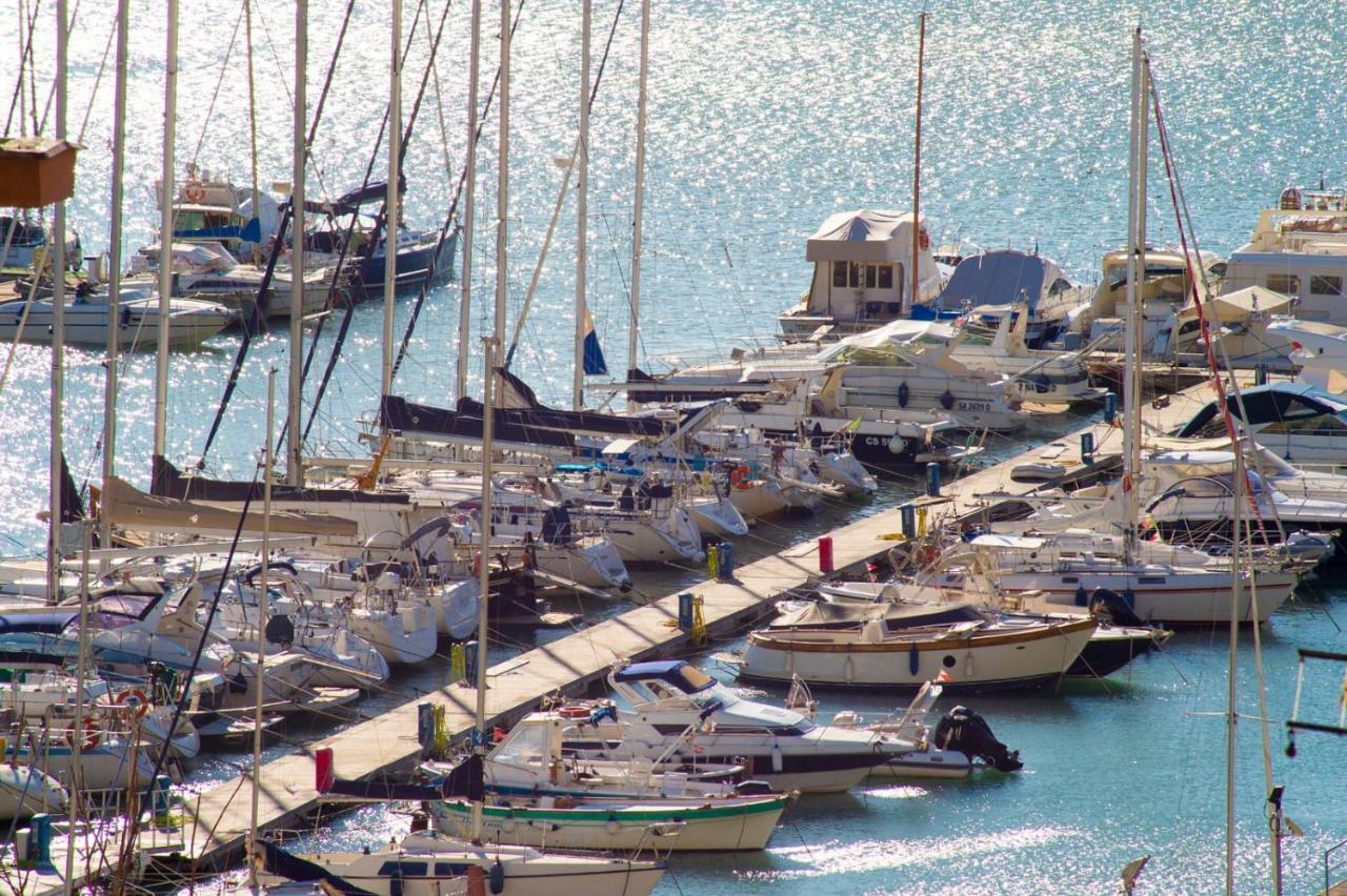 Ninina Boutique Suites Salerno Kültér fotó